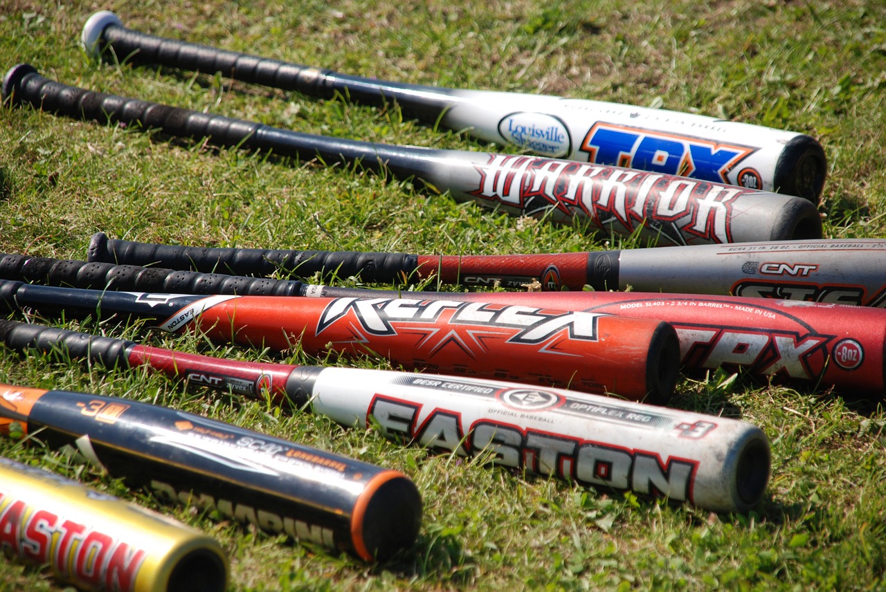 What are the Best Baseball Bat Manufacturers? All You Need to Know
